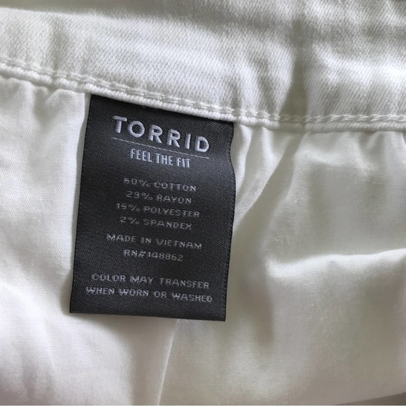 Torrid 5 Inch Vintage Stretch Mid-Rise Short White Sz 24 - Picture 6 of 7